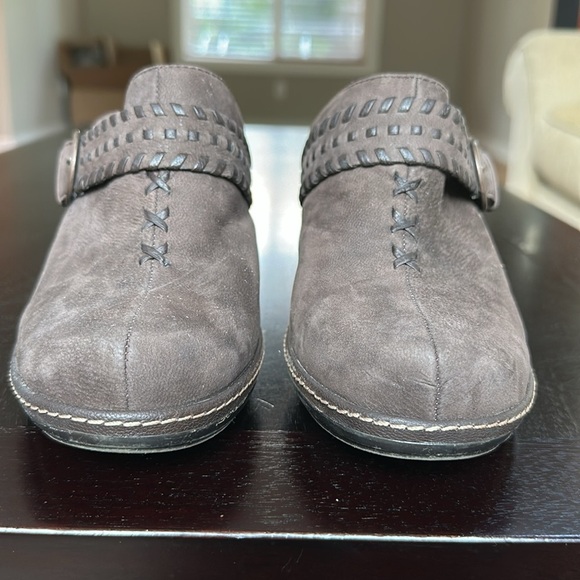 Soft Brand Brown Leather Mule Clog Heel With Braided Buckle Detail - Picture 7 of 10